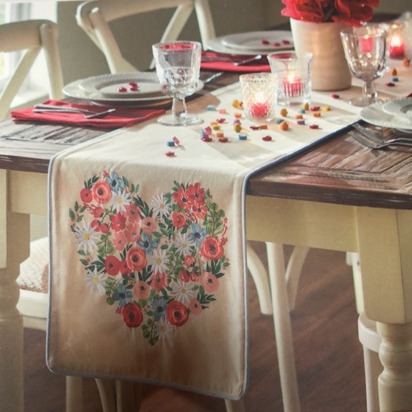 Rachel Ashwell | Dining | Rachel Ashwell The Farmhouse Embroidered ...
